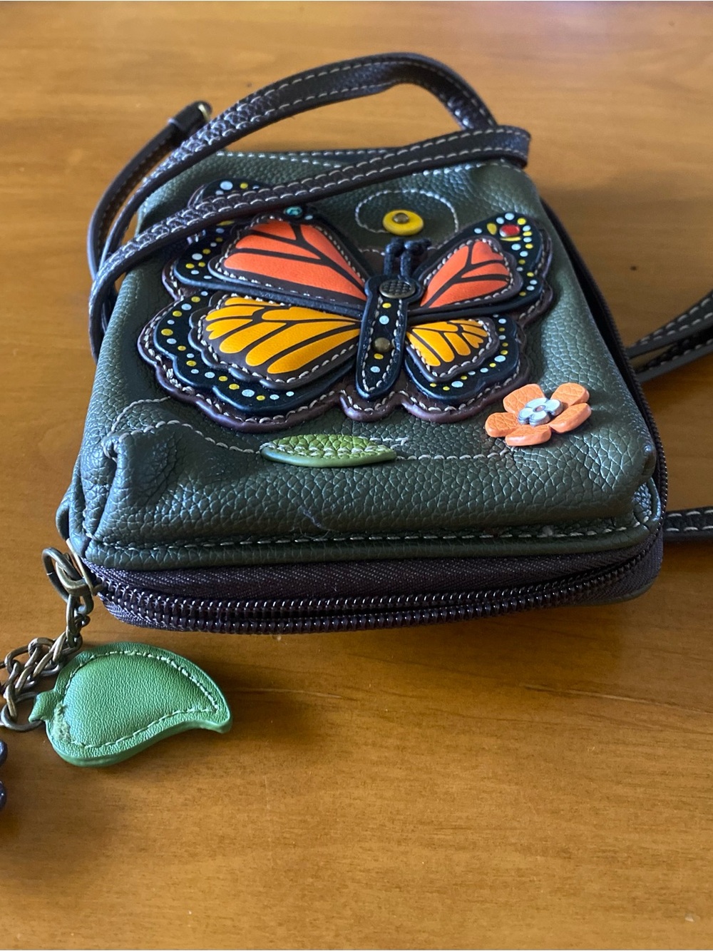 Chala green Leaf Charm Crossbody Wallet - Picture 2 of 7